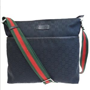 Authentic GUCCI unisex crossbody/Messenger bag.
